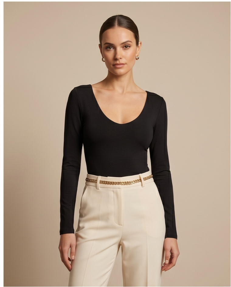 Body scollato anche dietro donna