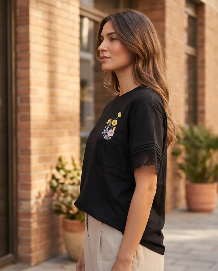 Blusa comoda in cotone dettagli uncinetto donna