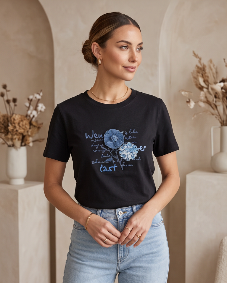 T-shirt dettaglio fiore jeans in rilievo maglia donna