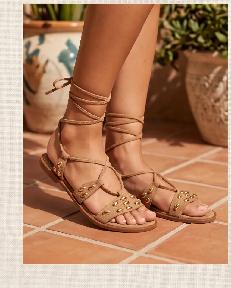 Sandali schiava in camoscio con borchie donna