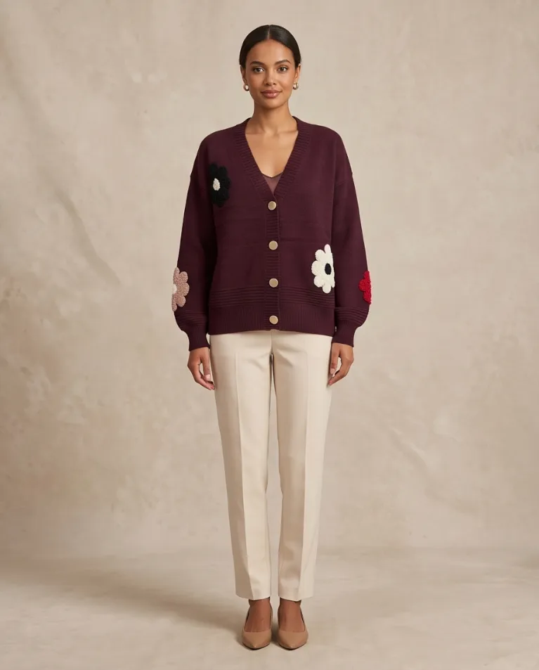 Cardigan dettaglio fiori vestibilità morbia donna