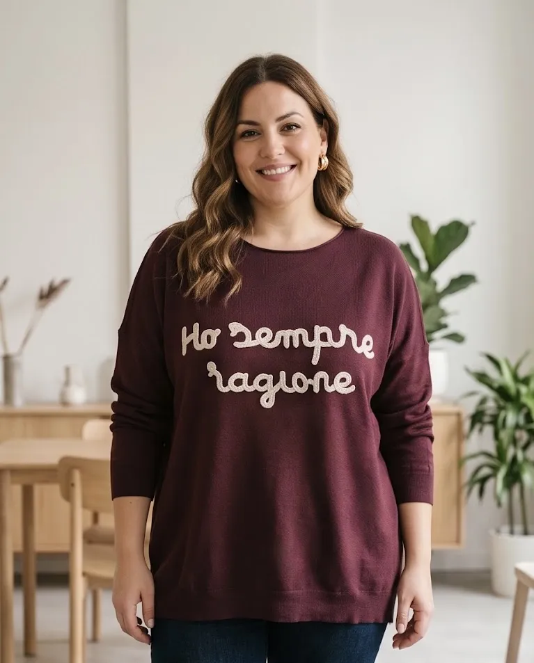 Maglioncino comodo ricamo scritta donna